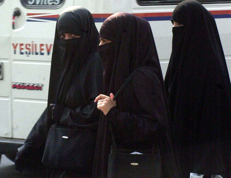 Women wearing the niqab